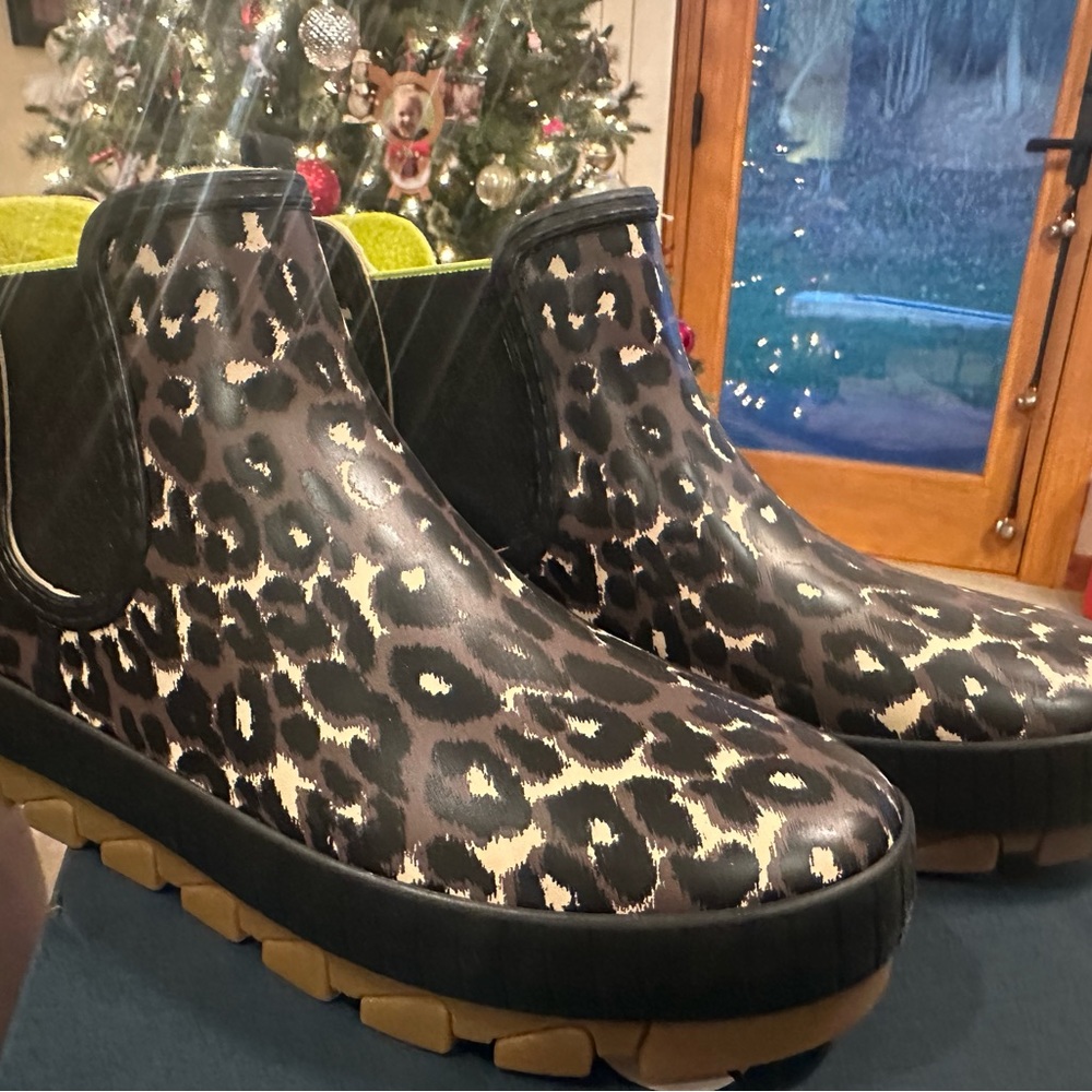 Sperry Torrent rainboot size 8